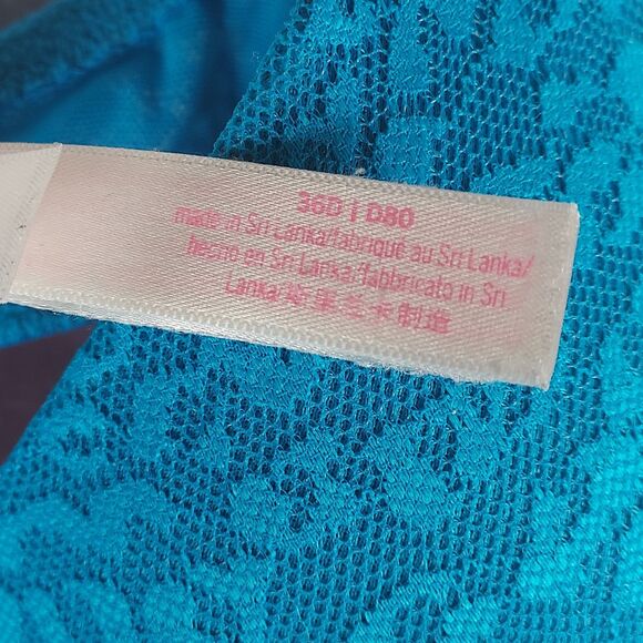 Victoria’s Secret Womens 36D Blue Lace Padded Underwire Bra Adjustable Straps - Picture 6 of 7